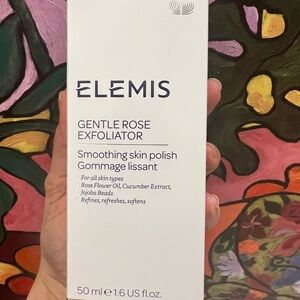ELEMIS Gentle Rose Exfoliator - White & Navy Packaging